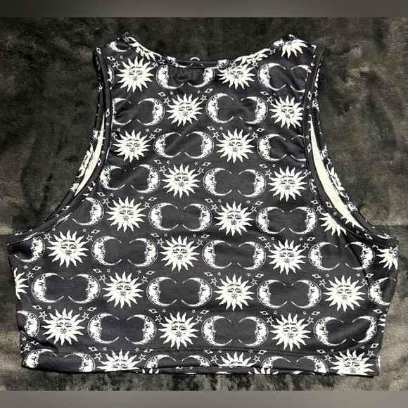 Crop Top - Picture 2 of 3